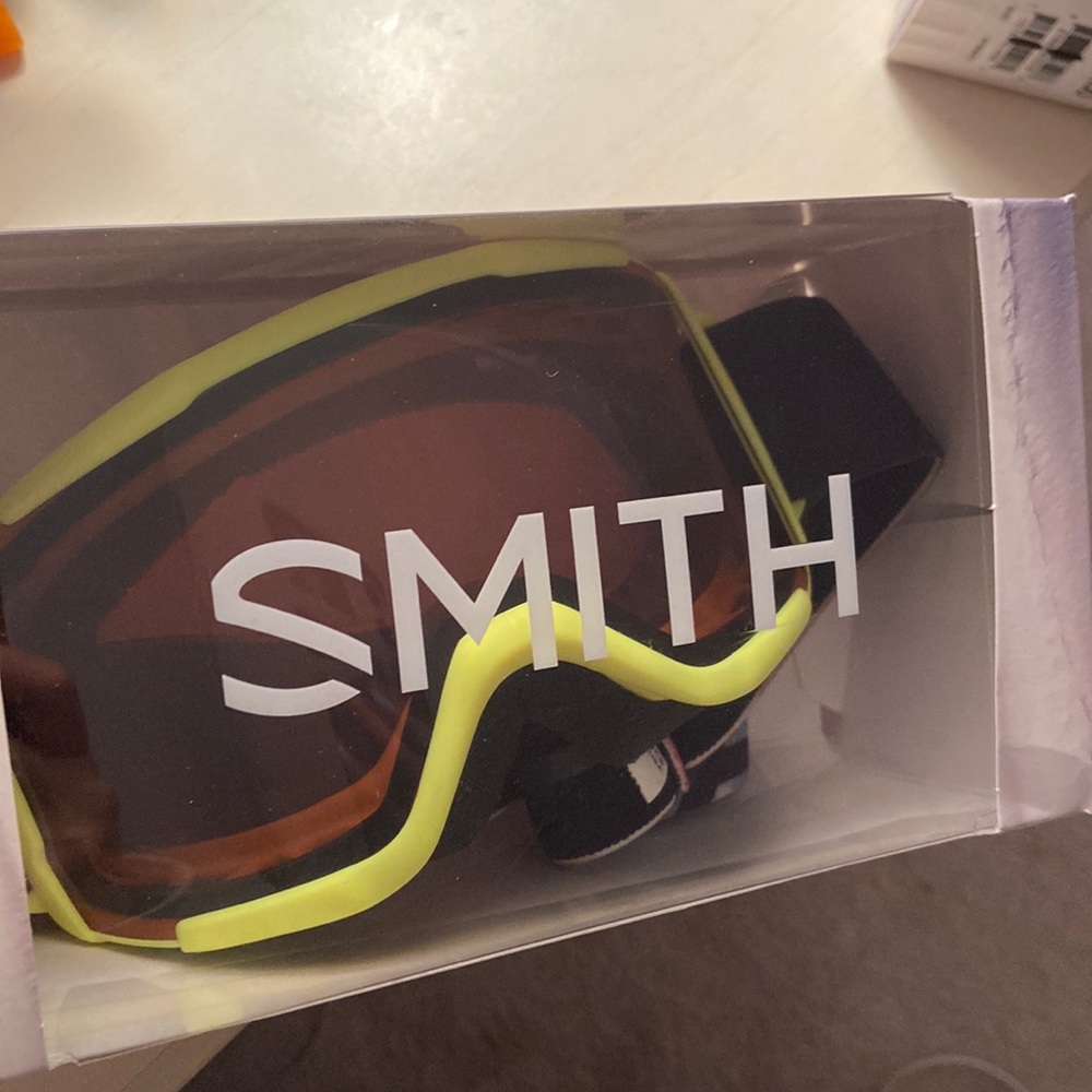 Perfect condition never worn before ski goggles